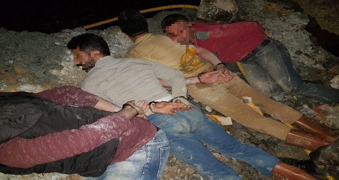Ka&ccedil;ak kazı yapan 8 kişi yakalandı
