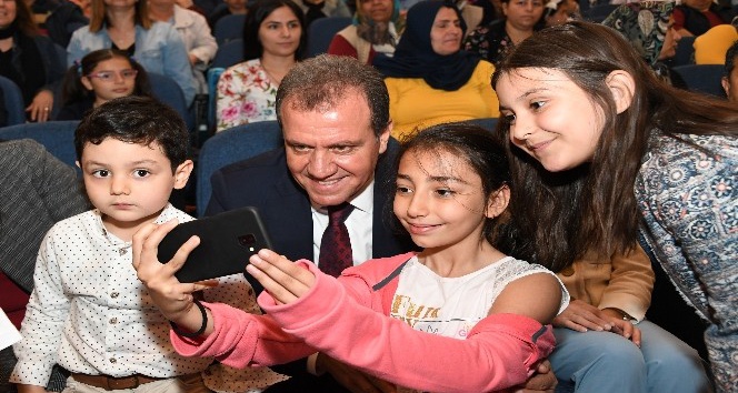 Başkan Se&ccedil;er, &Ccedil;ocuk Festivali'nde &ccedil;ocuklarla bayram coşkusu yaşadı