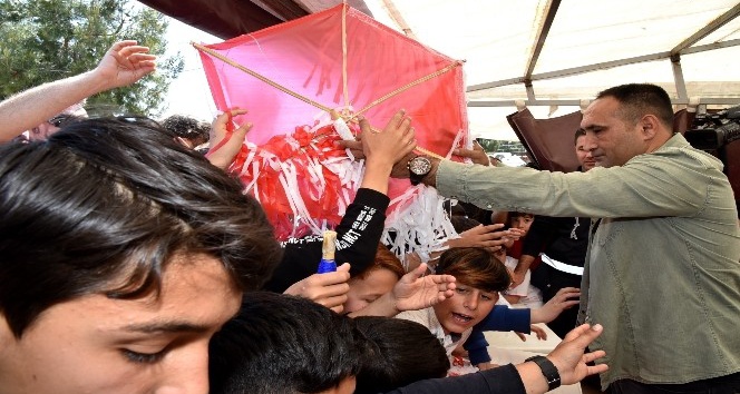 Toroslar'da &ccedil;ocuklar '&Ccedil;ocuk Şenliği'nde buluştu