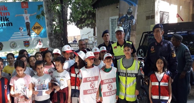 Mut'ta karayolu trafik g&uuml;venliği kutlaması