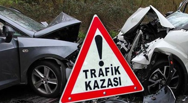 Damlama'daki trafik kazasında polis memurunun eşi hayatını kaybederken polis memuru yaralandı