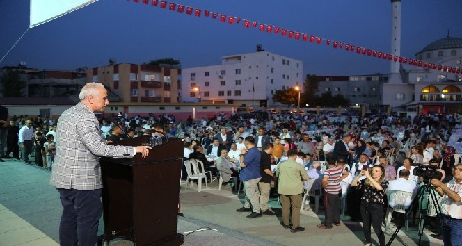 Binlerce kişi Akdeniz Belediyesi'nin g&ouml;n&uuml;l sofrasında buluşuyor