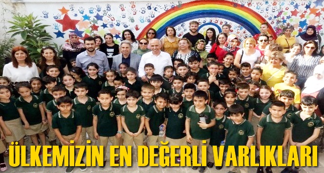 Başkan G&uuml;ltak, minik &ouml;ğrencilerin heyecanına ortak oldu