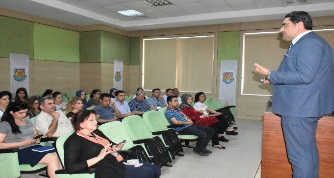 Belediye personeline "Kurumsal Motivasyon ve Kurumsal İletişim" semineri