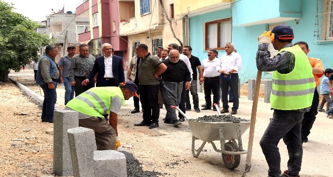 Başkan G&uuml;ltak, mahallelerdeki &ccedil;alışmaları denetledi