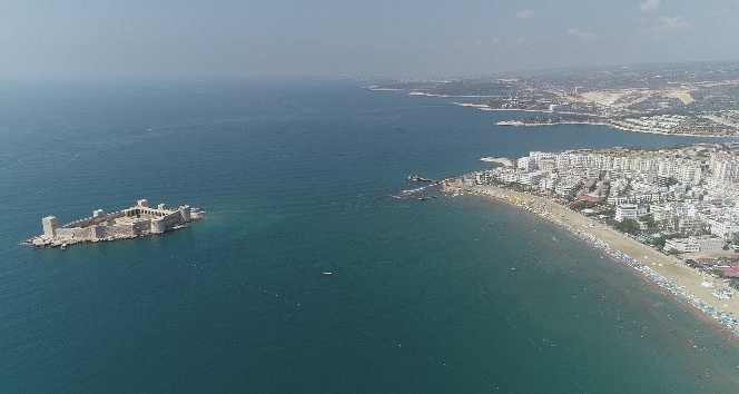 Mersin sahilleri doldu taştı