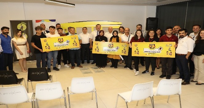 Liseli gen&ccedil;lerin girişimcilik fikirleri &ouml;d&uuml;llendirildi