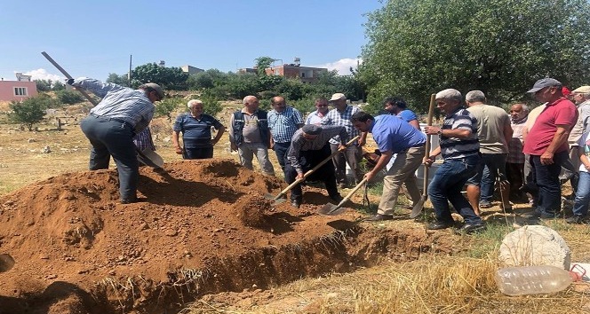 Kimsesiz kadının cenazesine belediye sahip &ccedil;ıktı