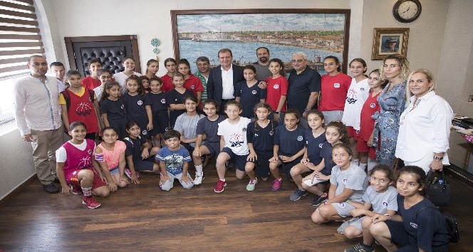 B&uuml;y&uuml;kşehir Belediyesi, Belediye Gen&ccedil;lik ve Spor Kul&uuml;b&uuml;'n&uuml; kuruyor