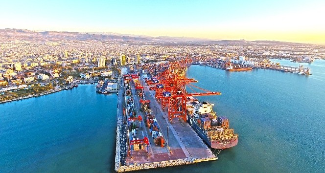 Mersin Liman İşletmeciliği (MIO) Yılın Liman İşletmeciliği Markası &ouml;d&uuml;l&uuml;n&uuml; kazandı