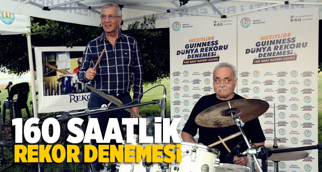 Mezitli Sahilinde Baterisine Rekor İ&ccedil;in Vuruyor