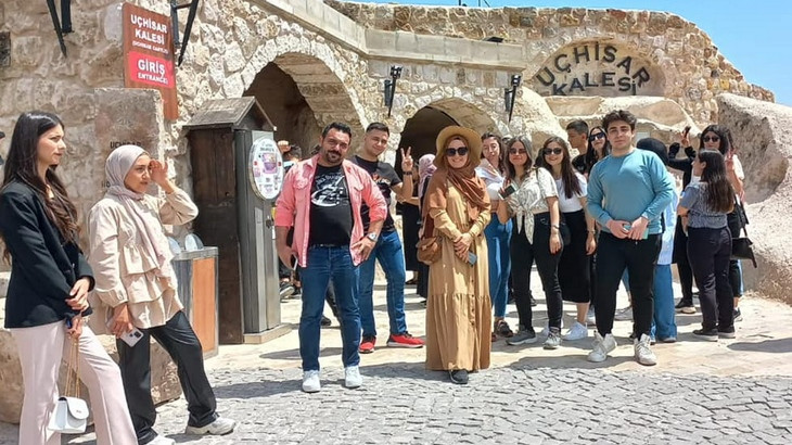 Akdeniz Belediyesi’nden Gençlere Kapadokya Sürprizi