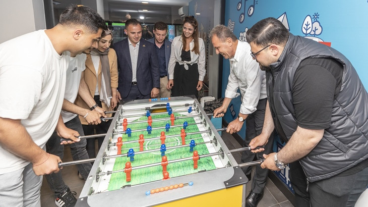 Başkan Se&ccedil;er: &ldquo;Gen&ccedil;lerin Oyu, Parlamentoya Girebilecek, Barajı Aşabilecek Bir G&uuml;ce Sahip&rdquo;