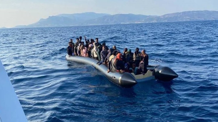 G&ouml;&ccedil;men Ka&ccedil;ak&ccedil;ılarına Mersin Polisinden B&uuml;y&uuml;k Operasyon