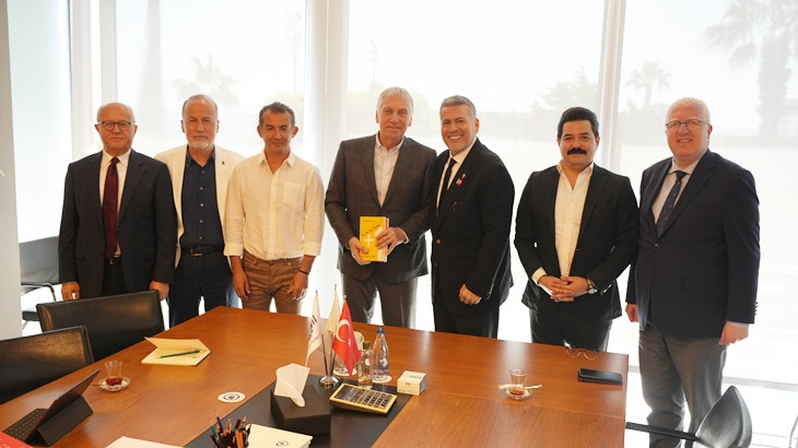 MHP Mersin Milletvekili Adayı Dr. Levent Uysal Deniz Ticaret Odasını Ziyaret Etti